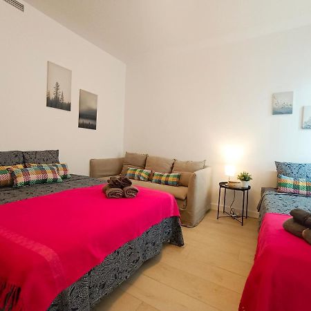 By Plaza Universidad Rooms Barcelone Extérieur photo