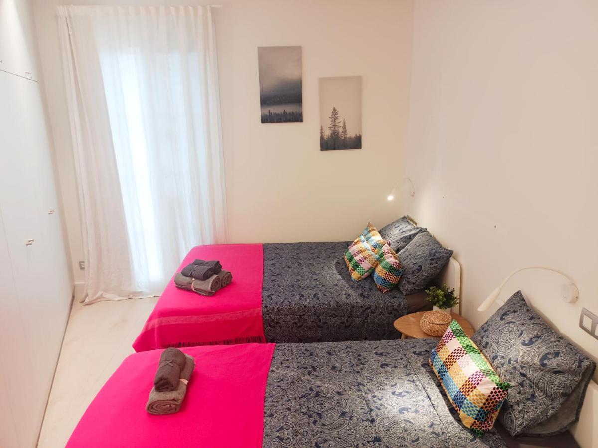 By Plaza Universidad Rooms Barcelone Extérieur photo